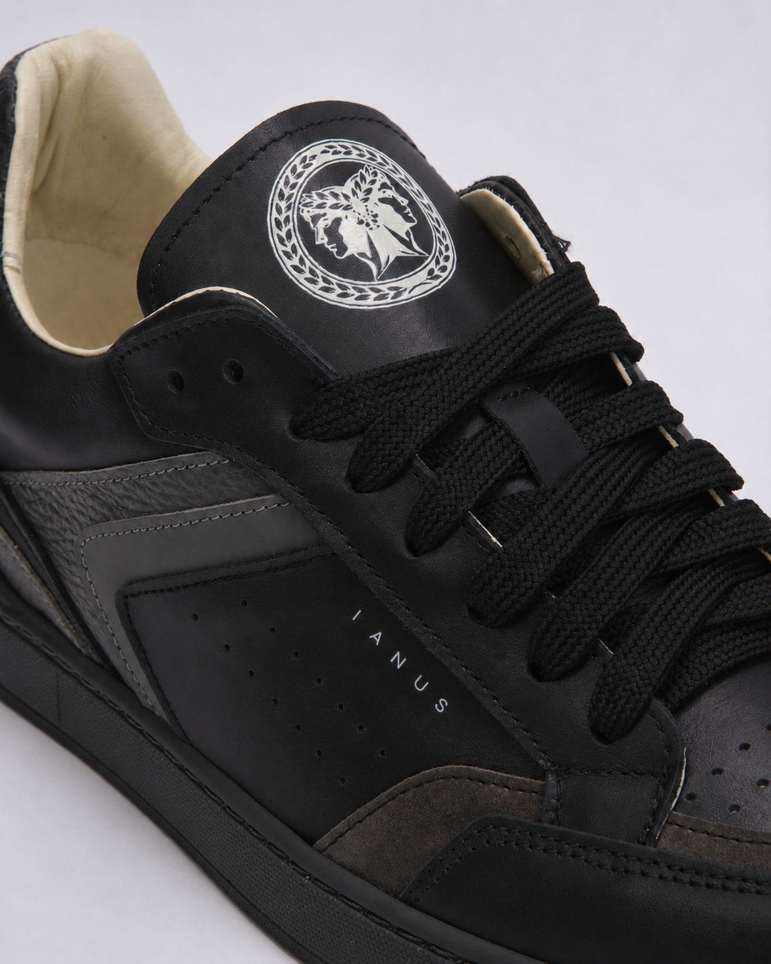 BIFRONS - black/grey