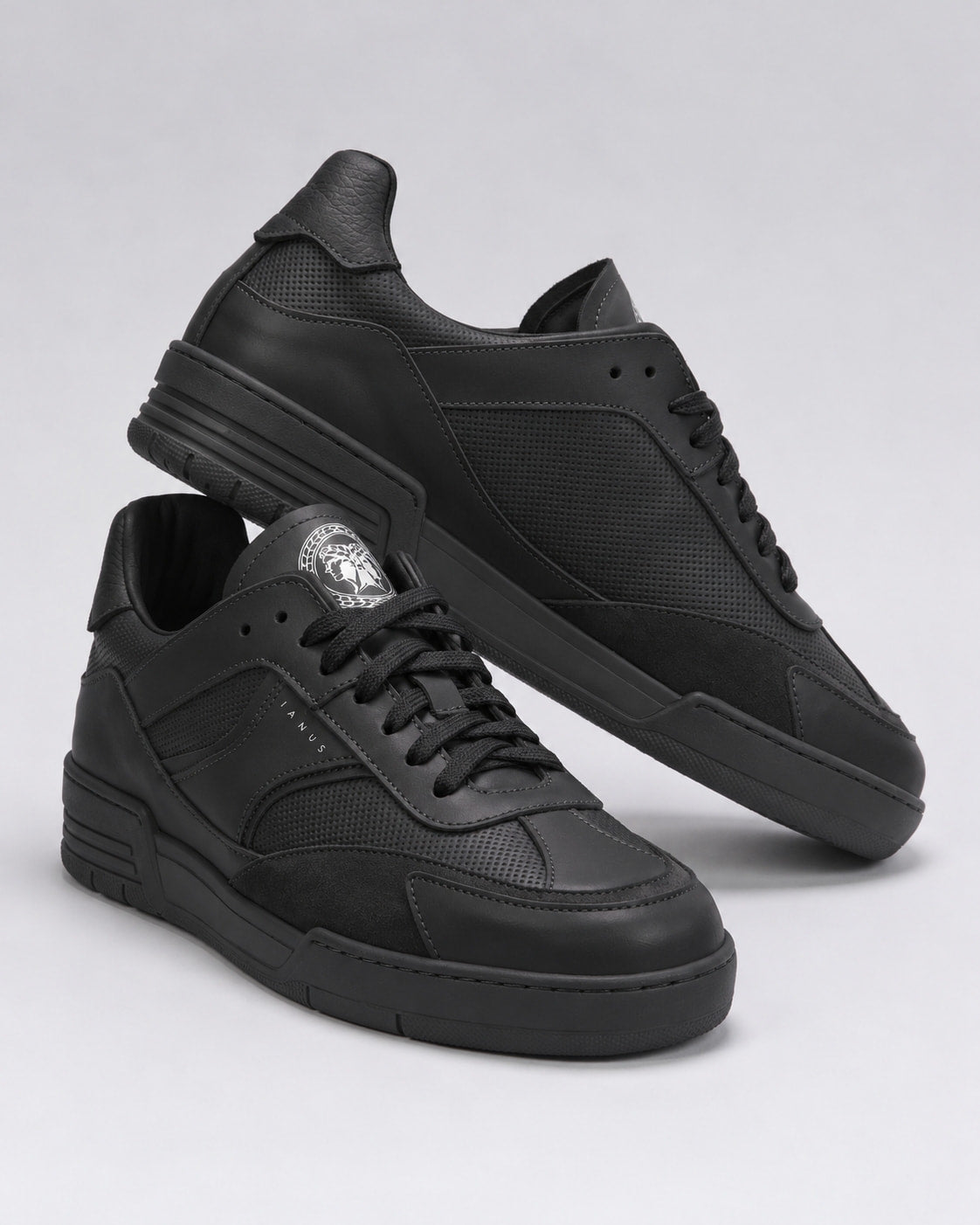 CERUS - black