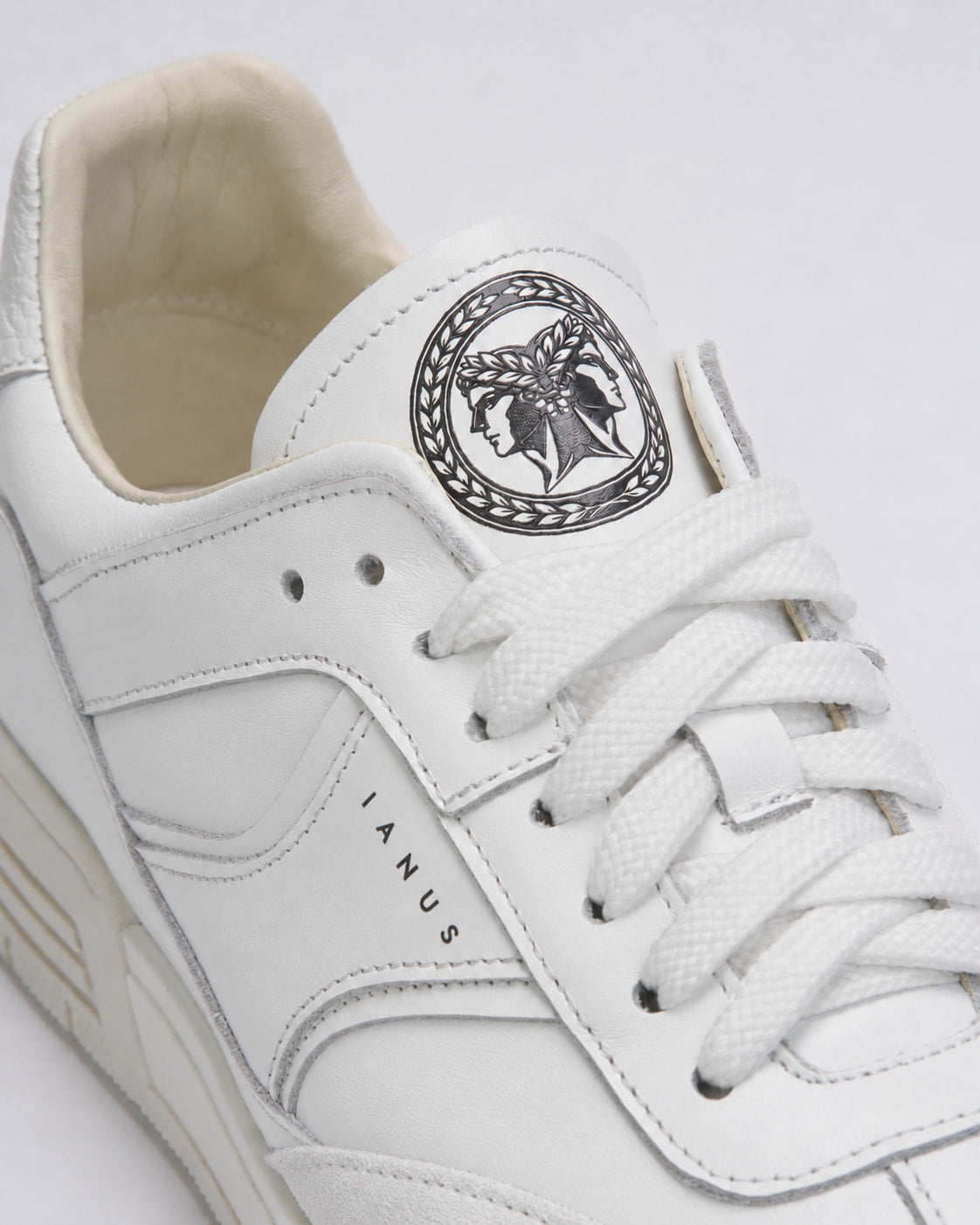 CERUS - white