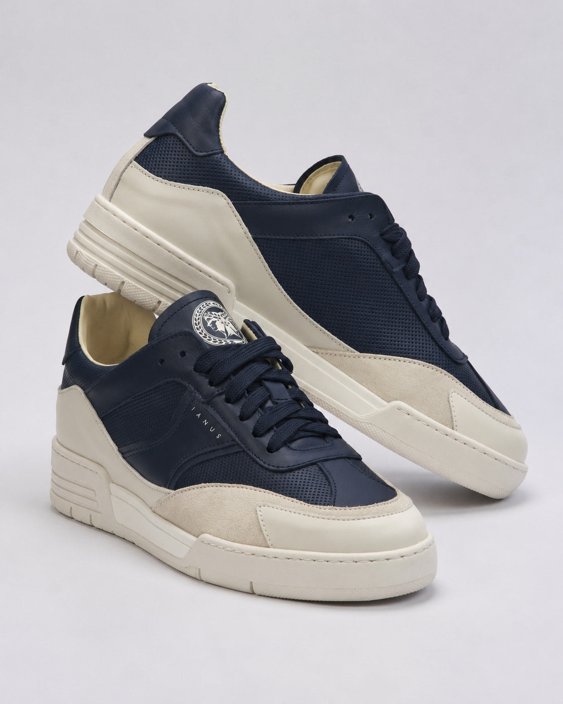CERUS - blue/white